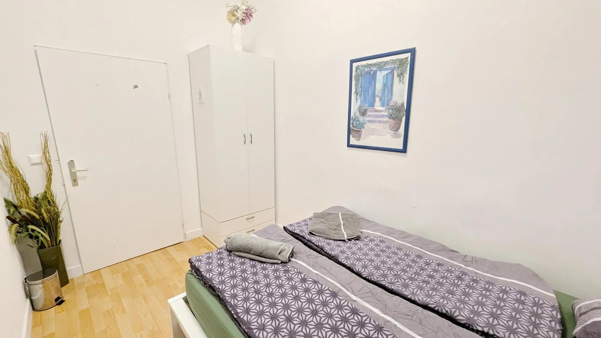 Comfortable Rooms In Lugner City Area Wien 0*,  Österrike